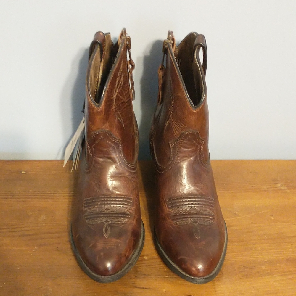 NWT Women's Ariat Boots